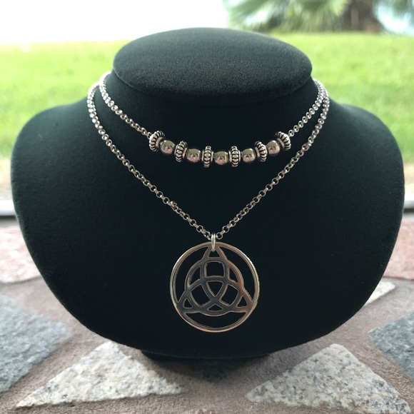 Celtic silver necklace. Triquetra celtic knot double layer stainless steel chain - Picture 7 of 9